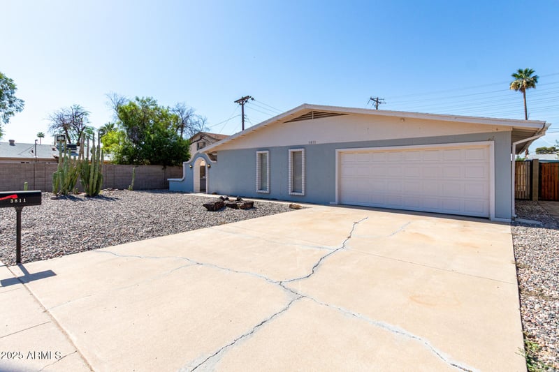3811 Loma Ln, Phoenix, AZ 85051