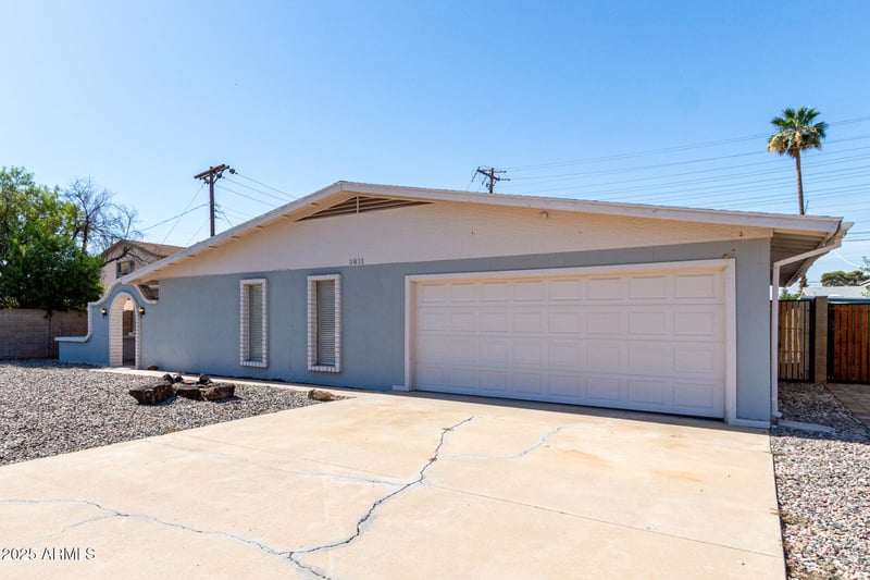 3811 Loma Ln, Phoenix, AZ 85051