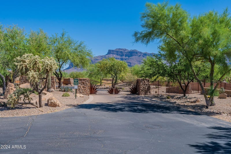 3811 Summit Trl #9, Gold Canyon, AZ 85118