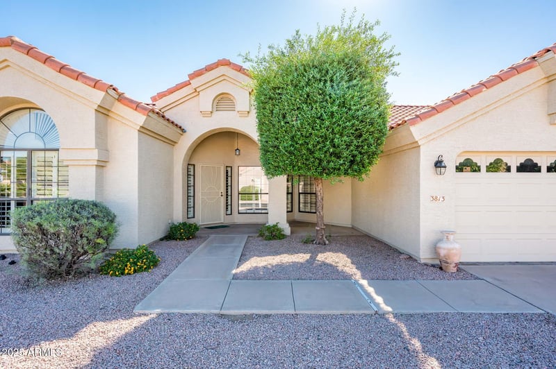 3813 Desert Flower Ln, Phoenix, AZ 85044