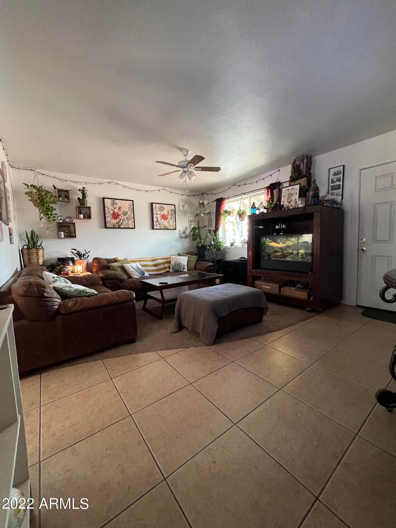 3813 W Charter Oak Rd, Phoenix, AZ 85029