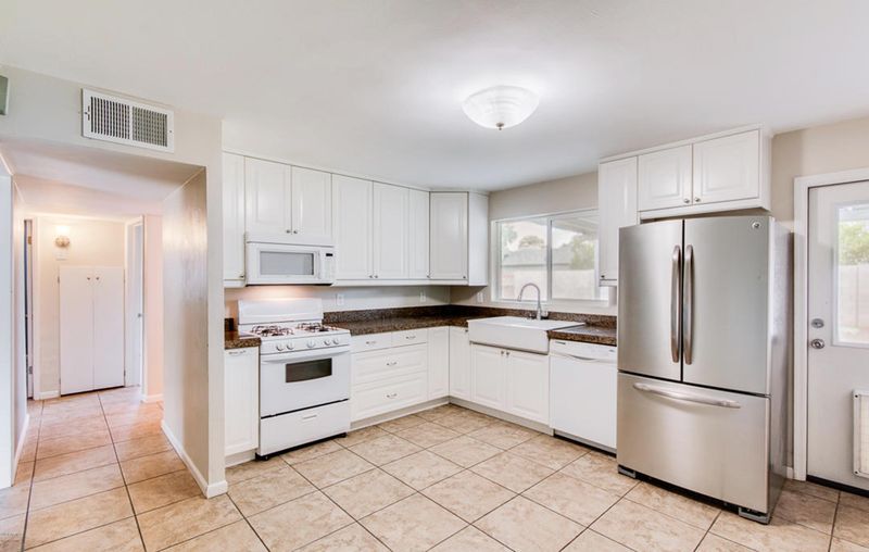 3814 E Oak St, Phoenix, AZ 85008