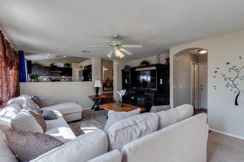 3815 S 74th Dr, Phoenix, AZ 85043