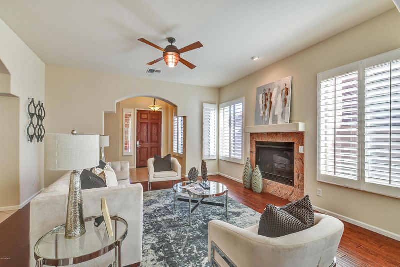 3819 E Daley Ln, Phoenix, AZ 85050