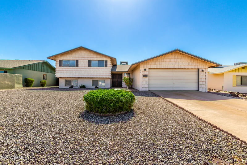 3819 Mauna Loa Ln, Phoenix, AZ 85053