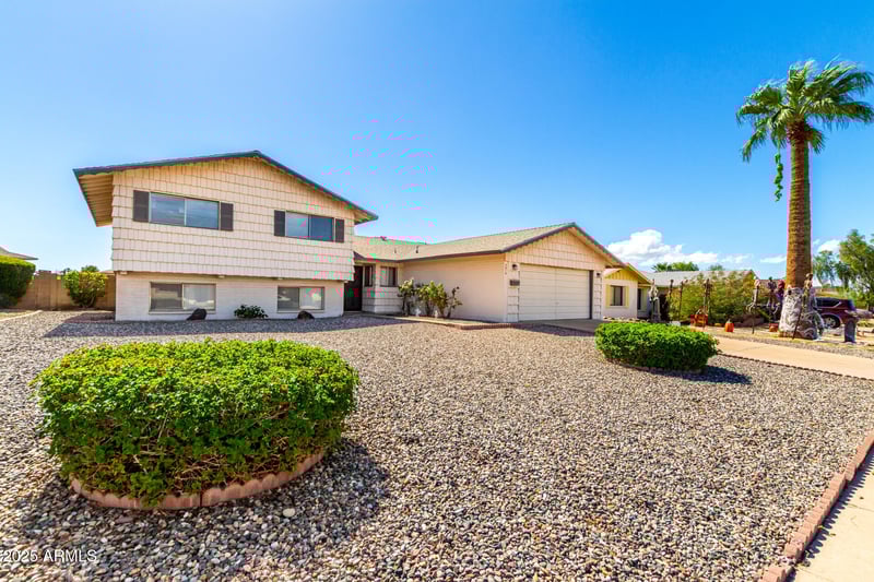 3819 Mauna Loa Ln, Phoenix, AZ 85053
