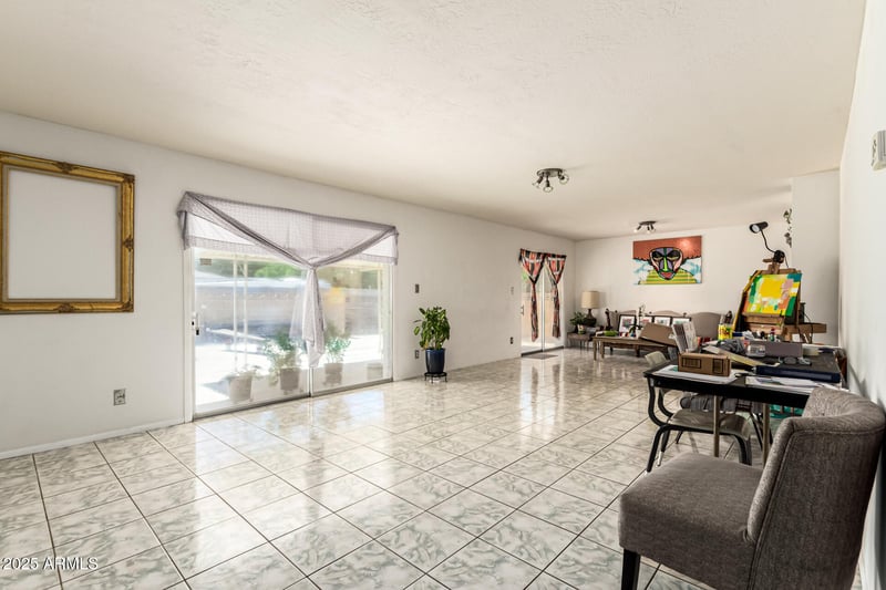 3819 Mauna Loa Ln, Phoenix, AZ 85053