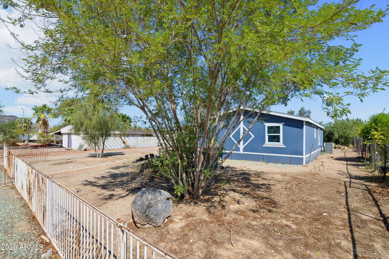 3820 W Lone Cactus Dr, Glendale, AZ 85308
