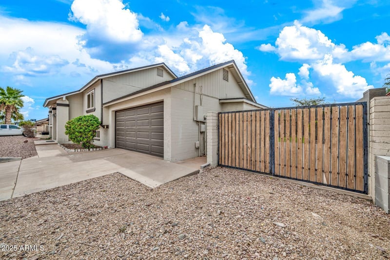 3821 Danbury Dr, Glendale, AZ 85308