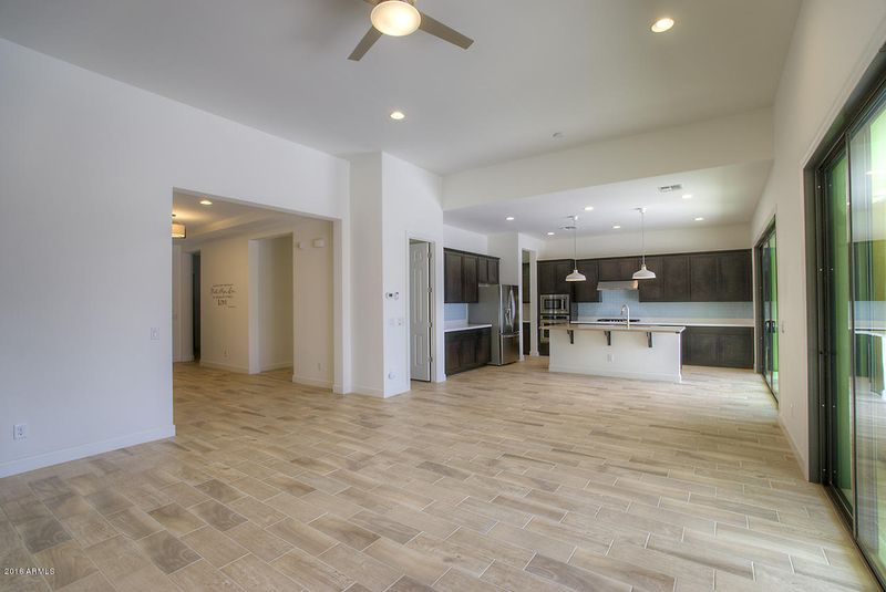 3821 E Horseshoe Pl, Chandler, AZ 85249