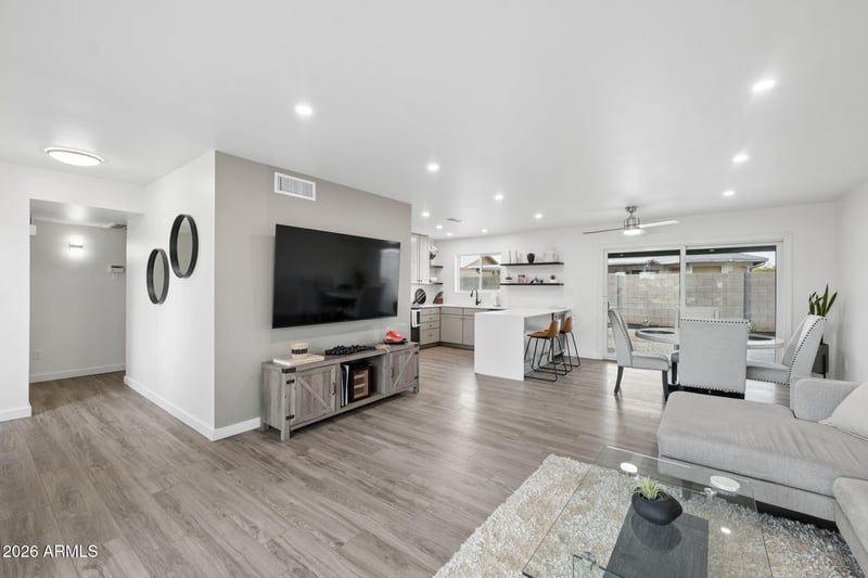 3822 Dahlia Dr, Phoenix, AZ 85032
