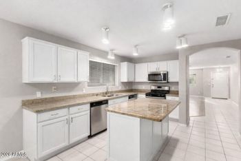 3822 W Fallen Leaf Ln, Glendale, AZ 85310