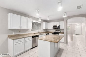 3822 Fallen Leaf Ln, Glendale, AZ 85310