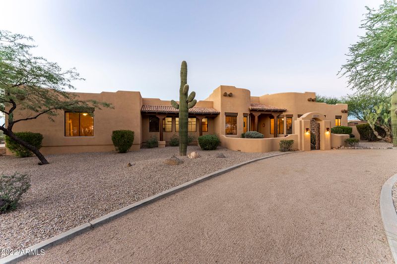 38228 N Central Ave, Phoenix, AZ 85086