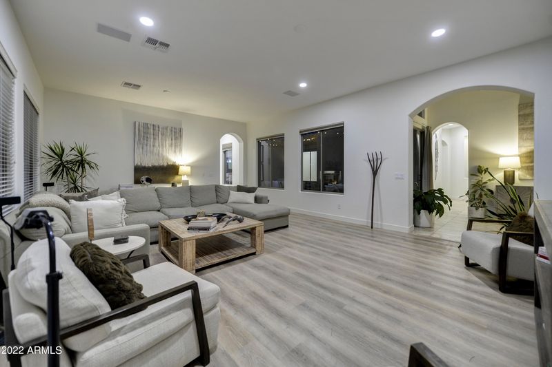 3823 E Parkside Ln, Phoenix, AZ 85050