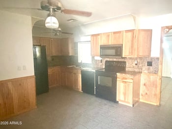 3823 Greenway Rd, Phoenix, AZ 85053