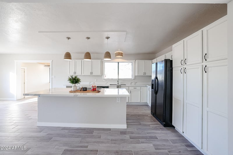 38234 15th Ave, Phoenix, AZ 85086