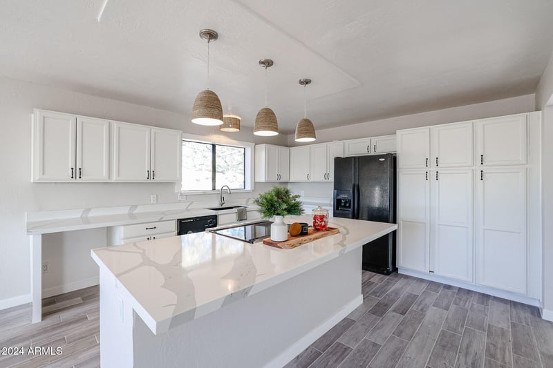 38234 15th Ave, Phoenix, AZ 85086