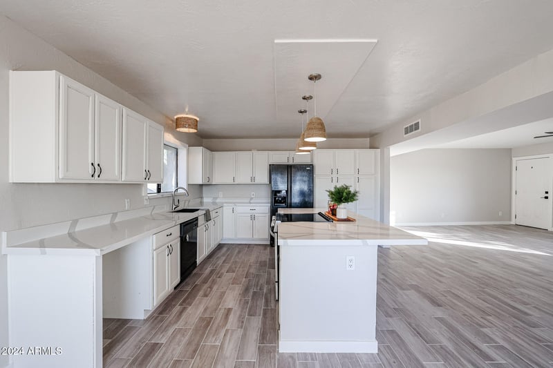 38234 15th Ave, Phoenix, AZ 85086