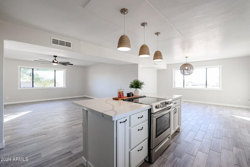 38234 15th Ave, Phoenix, AZ 85086
