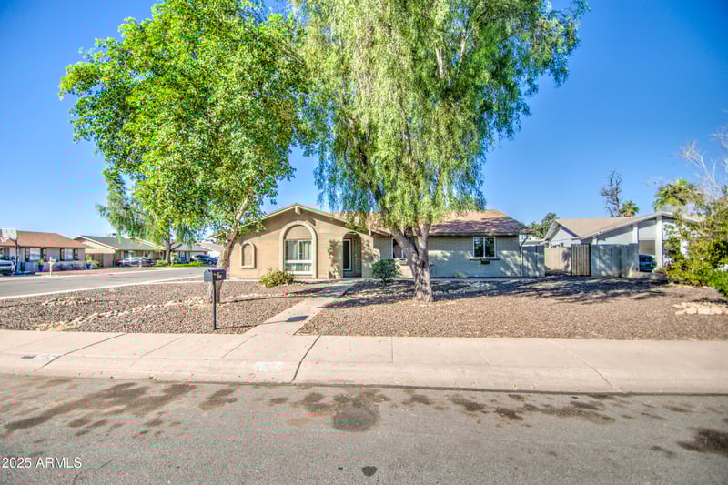 3824 Shangri La Rd, Phoenix, AZ 85029