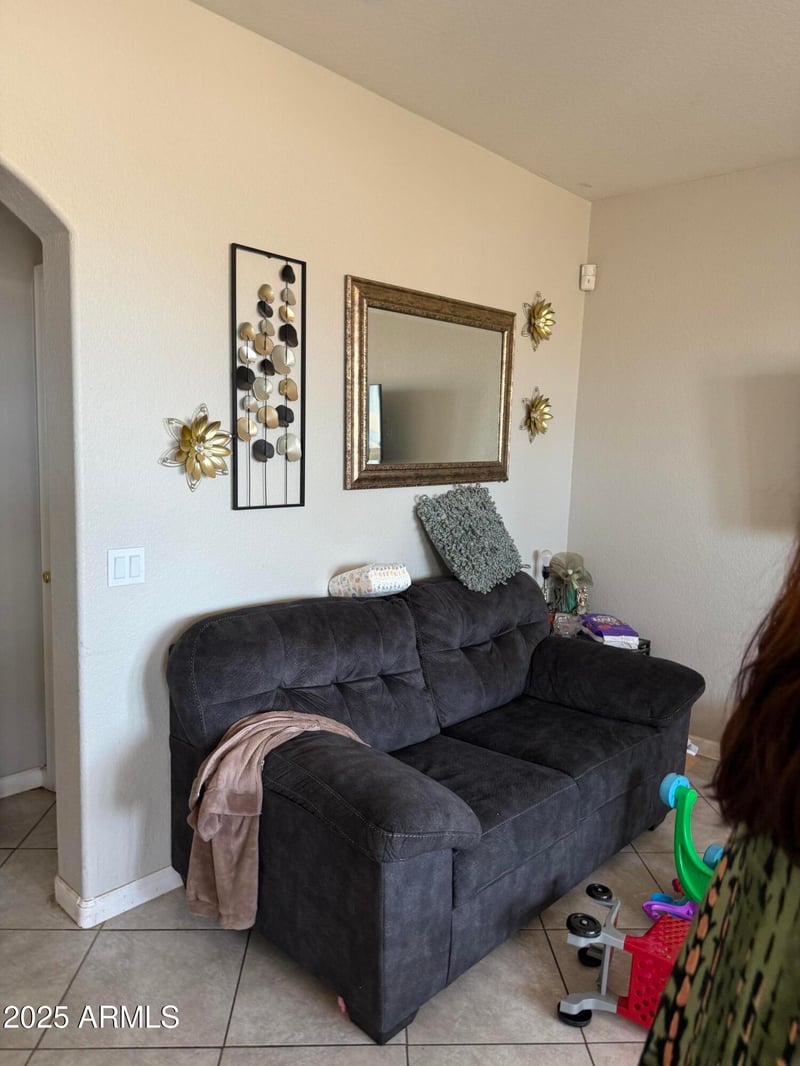 3825 60 Dr, Phoenix, AZ 85043
