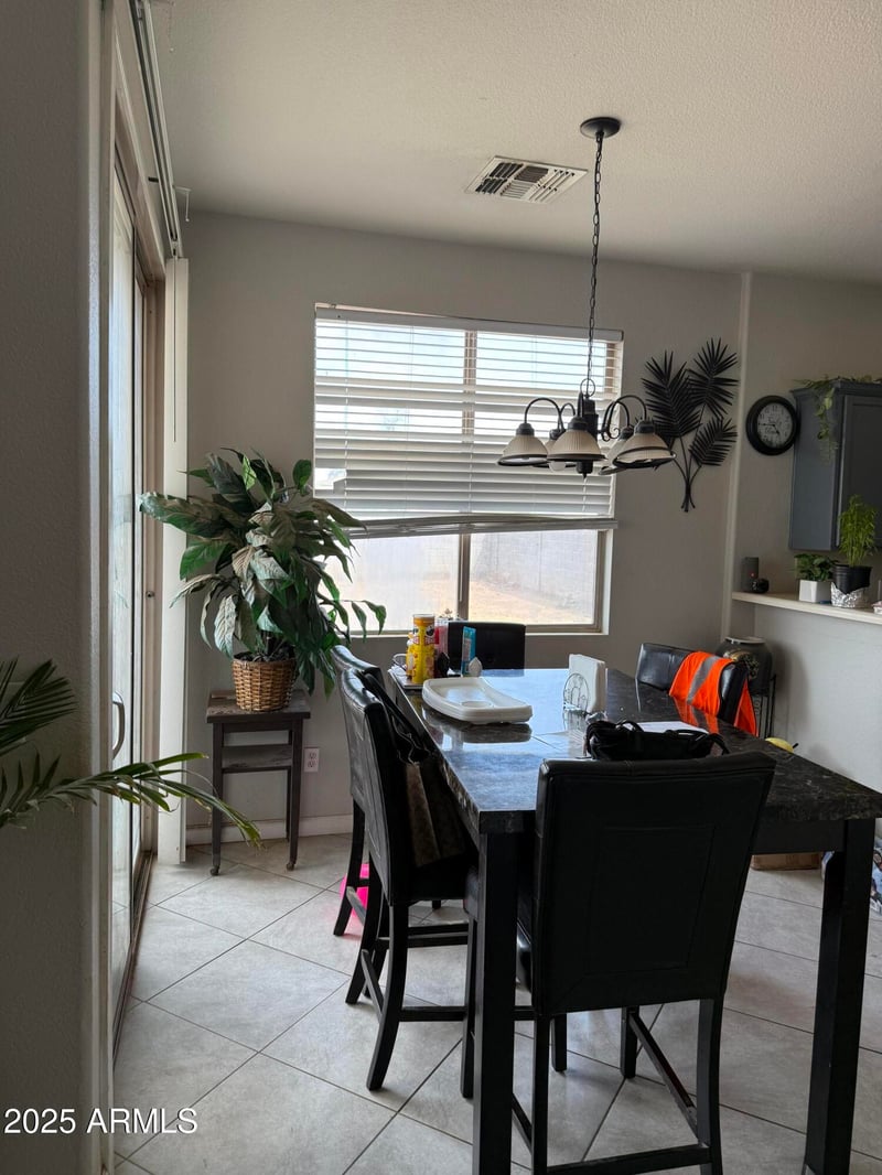 3825 60 Dr, Phoenix, AZ 85043