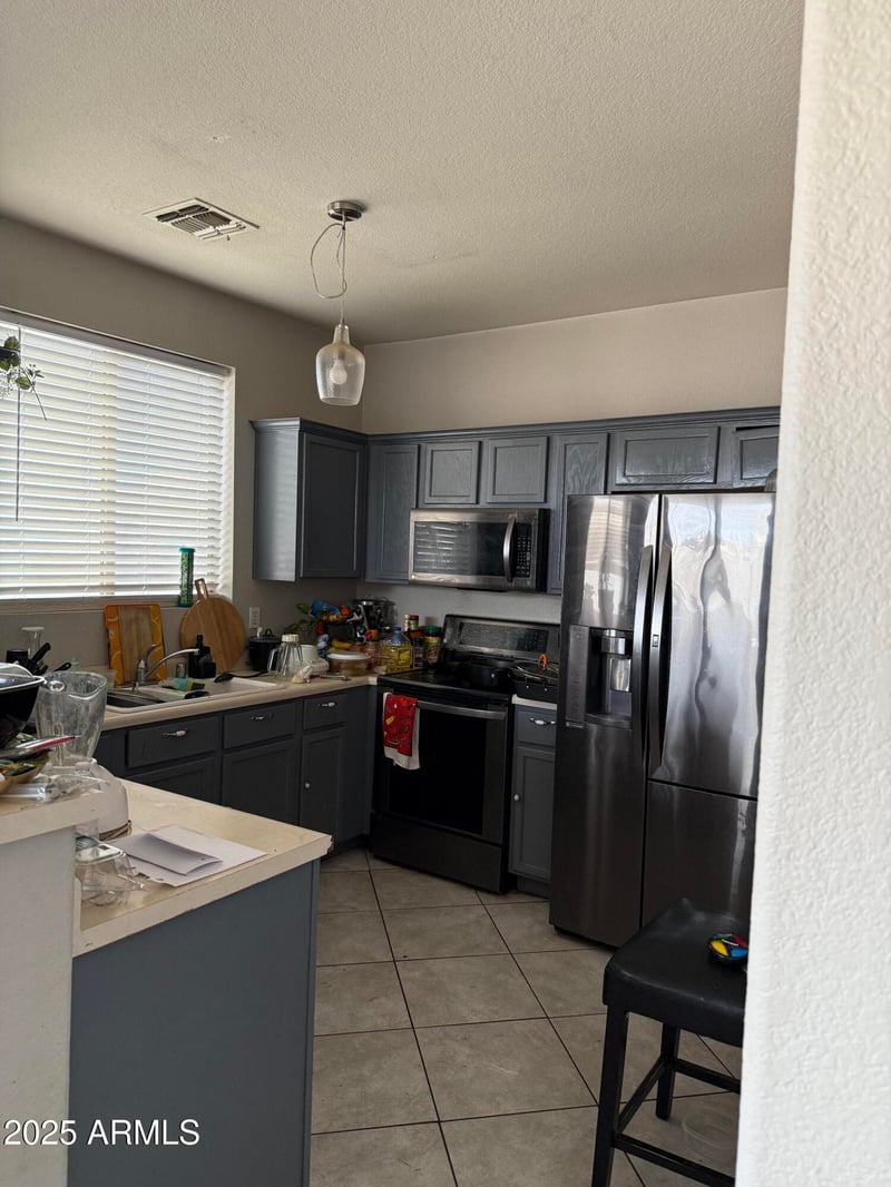 3825 60 Dr, Phoenix, AZ 85043