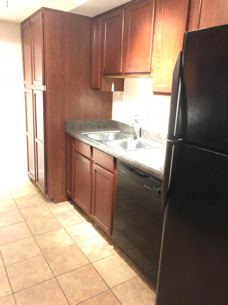3825 E Camelback Rd #115, Phoenix, AZ 85018