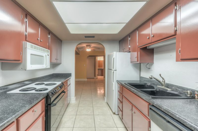 3825 E Camelback Rd #118, Phoenix, AZ 85018