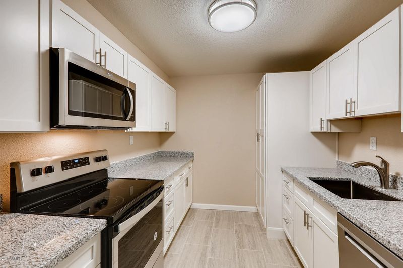 3825 E Camelback Rd #173, Phoenix, AZ 85018