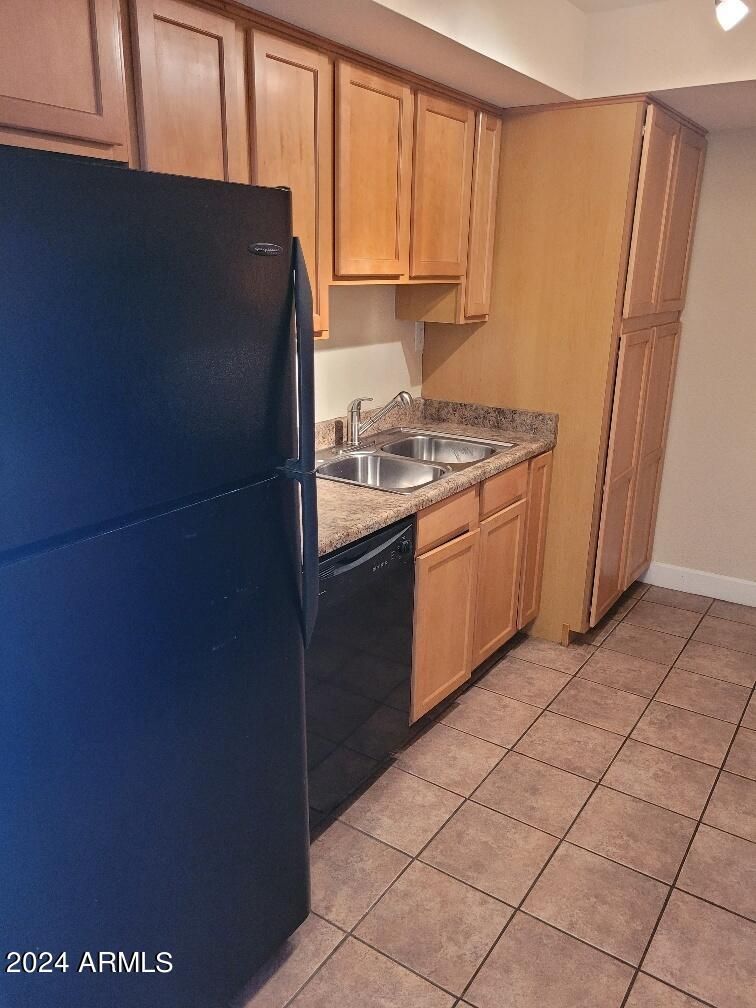 3825 E Camelback Rd #192, Phoenix, AZ 85018