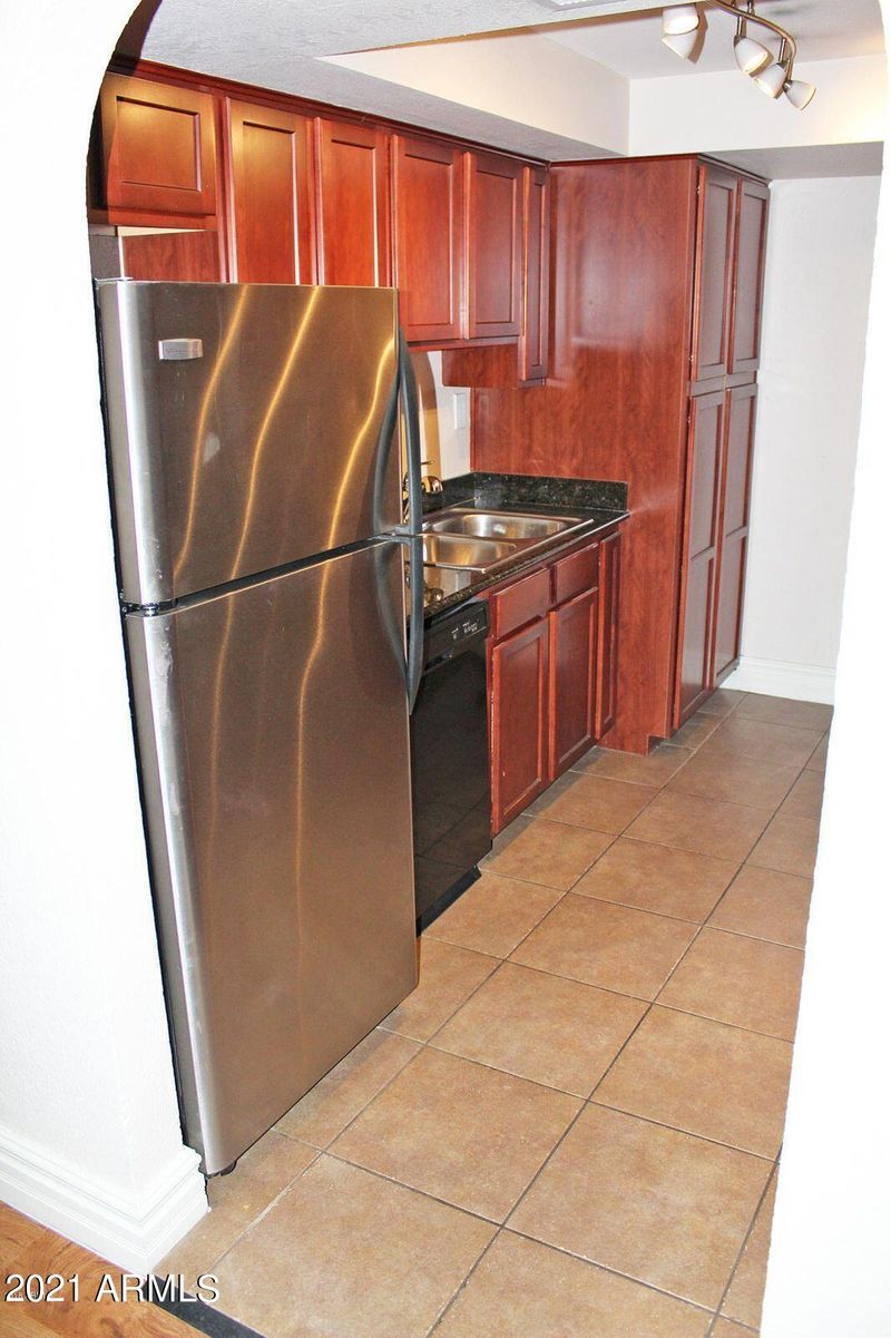 3825 E Camelback Rd #242, Phoenix, AZ 85018