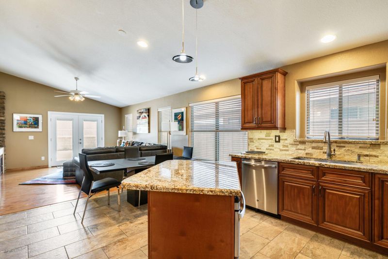 3825 E Irma Ln, Phoenix, AZ 85050