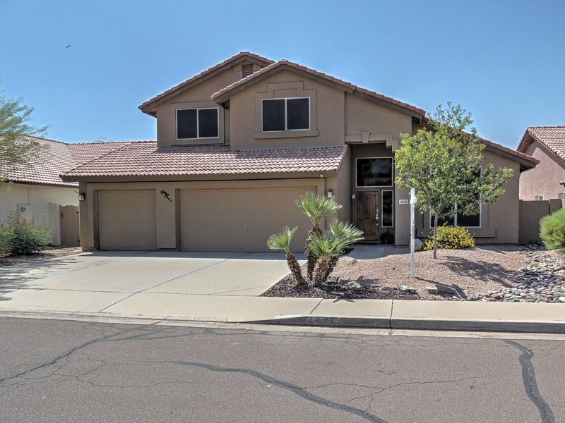 3825 E Windsong Dr, Phoenix, AZ 85048