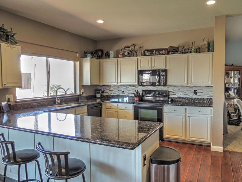 3825 E Windsong Dr, Phoenix, AZ 85048
