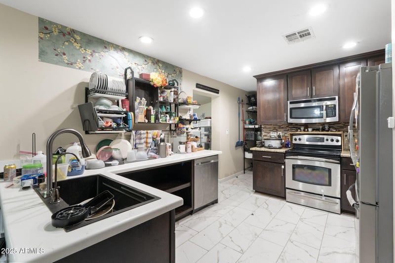 3825 Elm St, Phoenix, AZ 85019