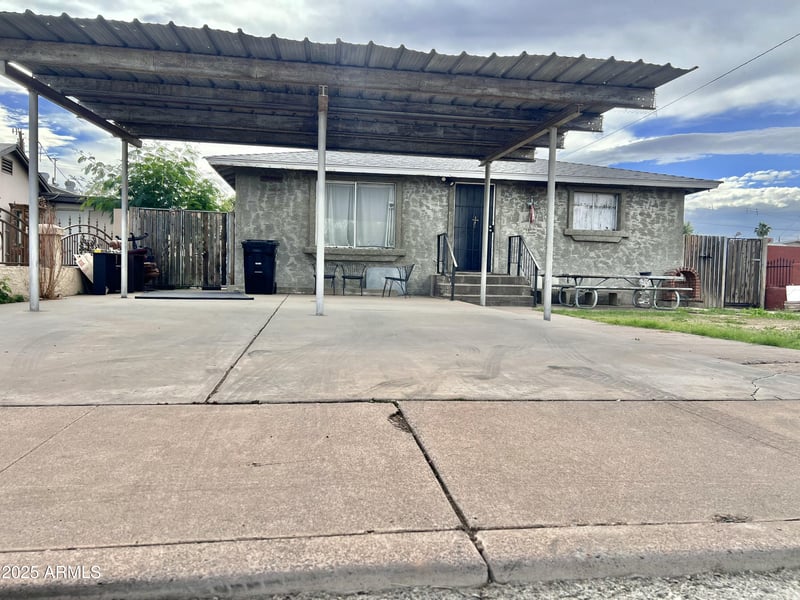 3825 Latham St, Phoenix, AZ 85009