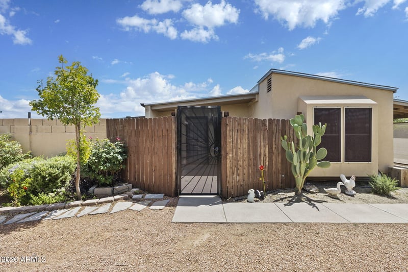 3825 Rose Garden Ln, Glendale, AZ 85308