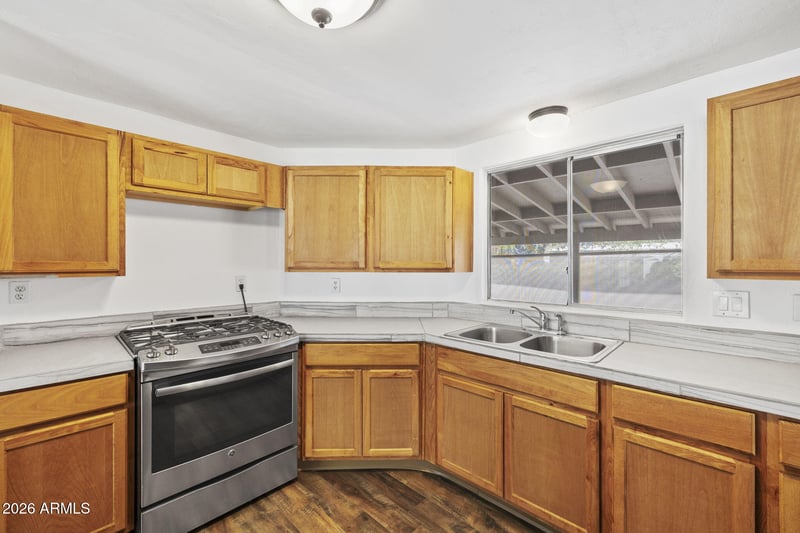 3825 Rose Garden Ln, Glendale, AZ 85308