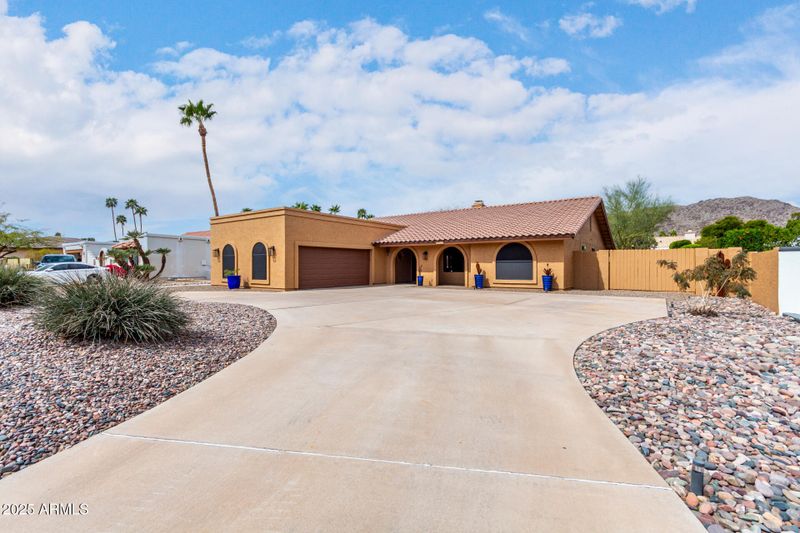 3826 E Equestrian Trl, Phoenix, AZ 85044