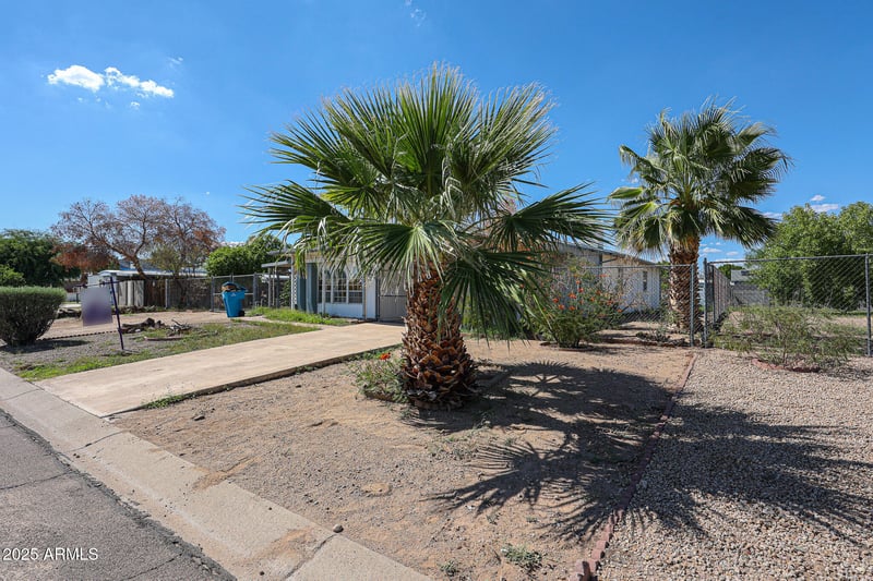3826 W Abraham Ln, Glendale, AZ 85308