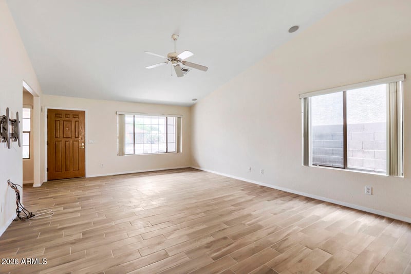 3826 W Park View Ln, Glendale, AZ 85310