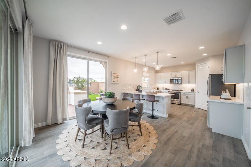 3827 Daisy --, Mesa, AZ 85212