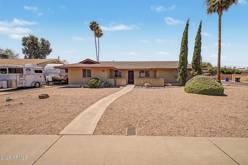 3827 E Shangri La Rd, Phoenix, AZ 85028
