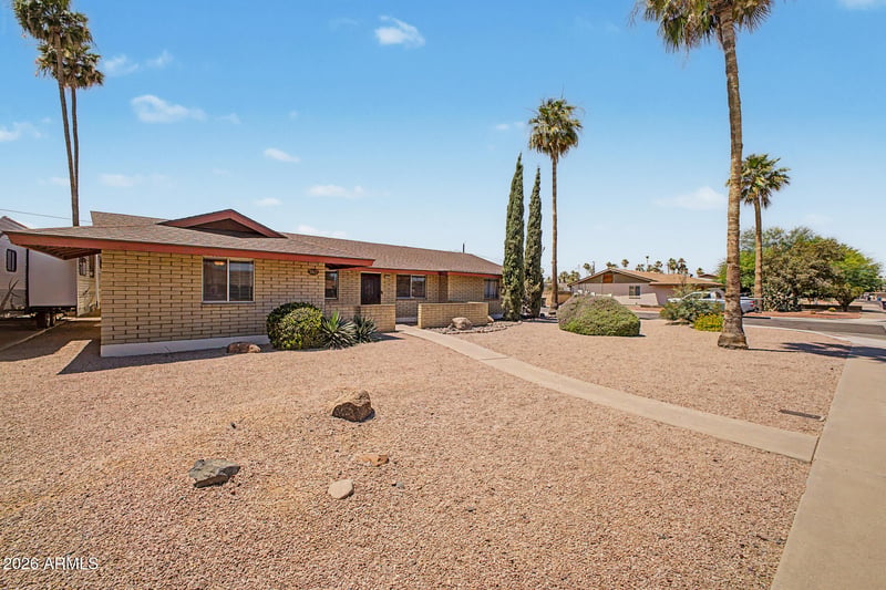 3827 E Shangri La Rd, Phoenix, AZ 85028