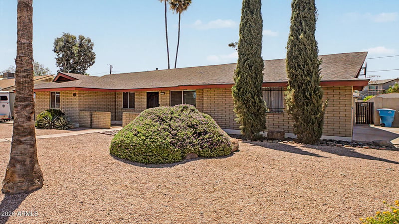 3827 E Shangri La Rd, Phoenix, AZ 85028