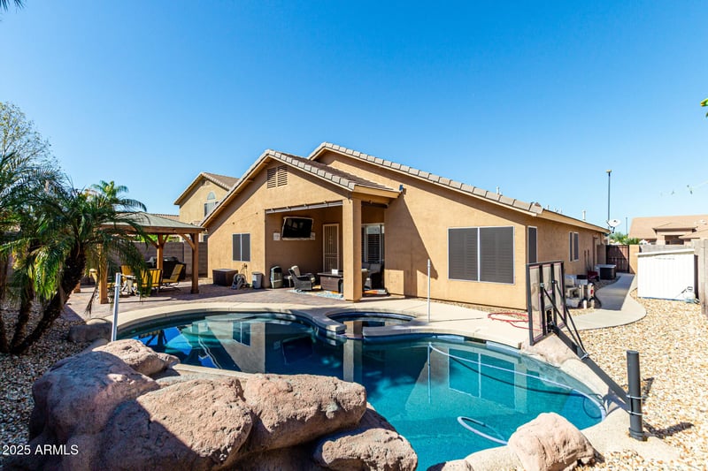 3827 Seton Ave, Gilbert, AZ 85297