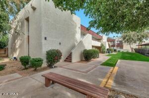 3828 32nd St #213, Phoenix, AZ 85018