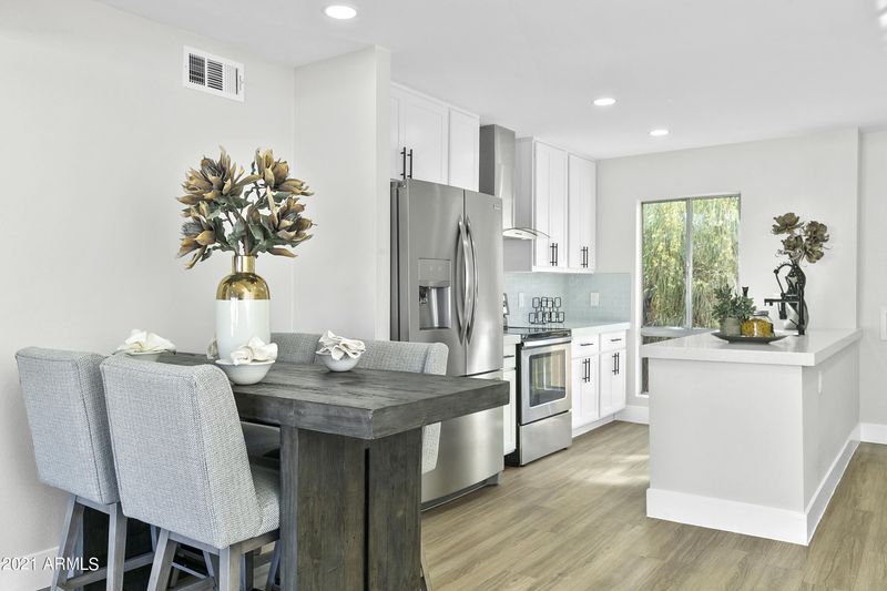 3828 N 32nd St #207, Phoenix, AZ 85018